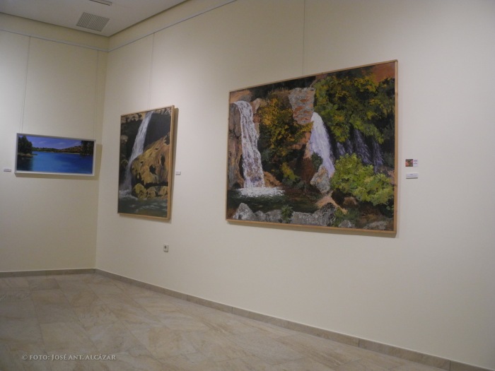 Vista parcial de la exposición, obras de Mercedes Zapata Justicia